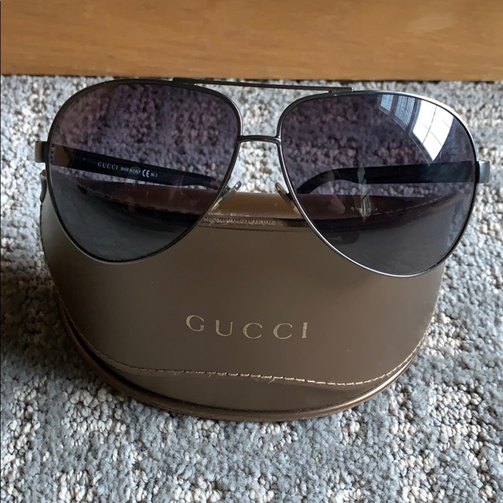 Classic Gucci Aviator Sunglasses